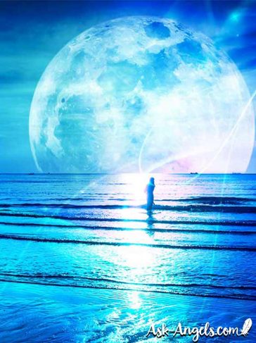 11 Full Moon Rituals for Manifesting with the Power of the Moon